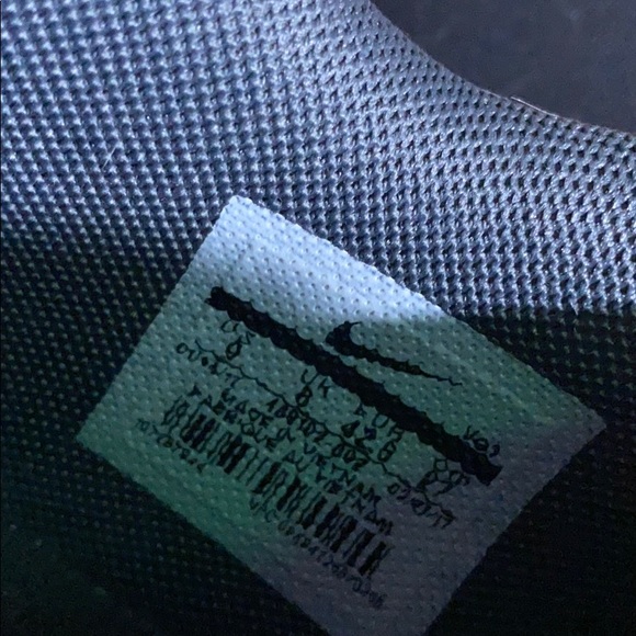 Men’s Nike’s - Picture 2 of 3